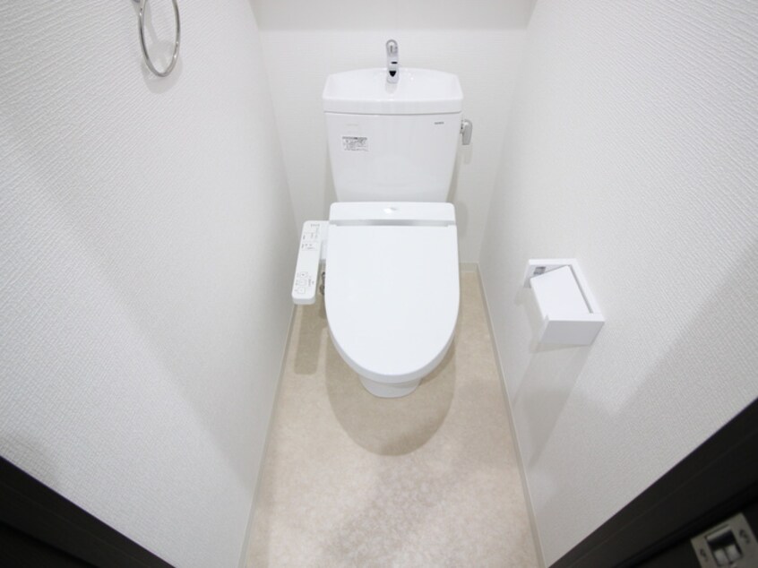 トイレ エクセル服部