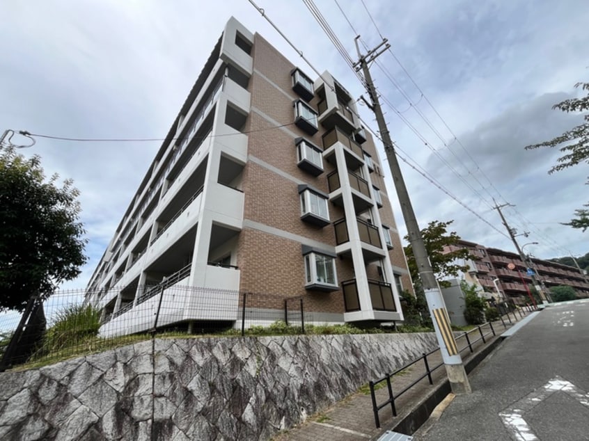 外観写真 アルビス五月ヶ丘１１１号棟