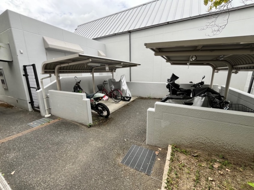 駐輪場 アルビス五月ヶ丘１１１号棟