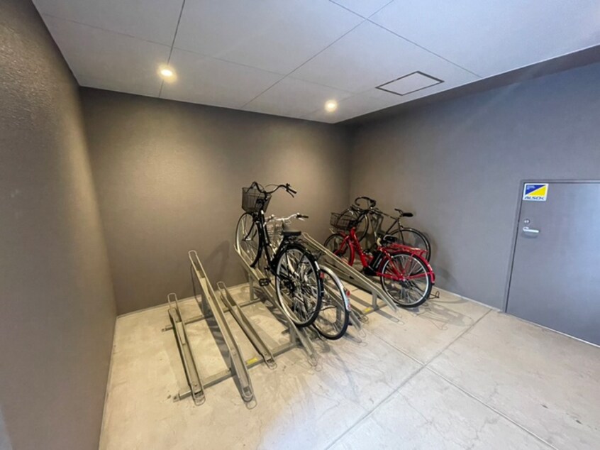 駐輪場 Demain　APM