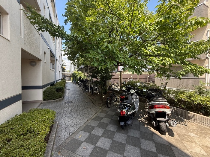 バイク置き場 ハイム葵