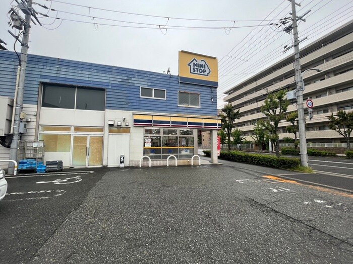 ミニスットプ(コンビニ)まで160m ラ・ビィNAKAZEN