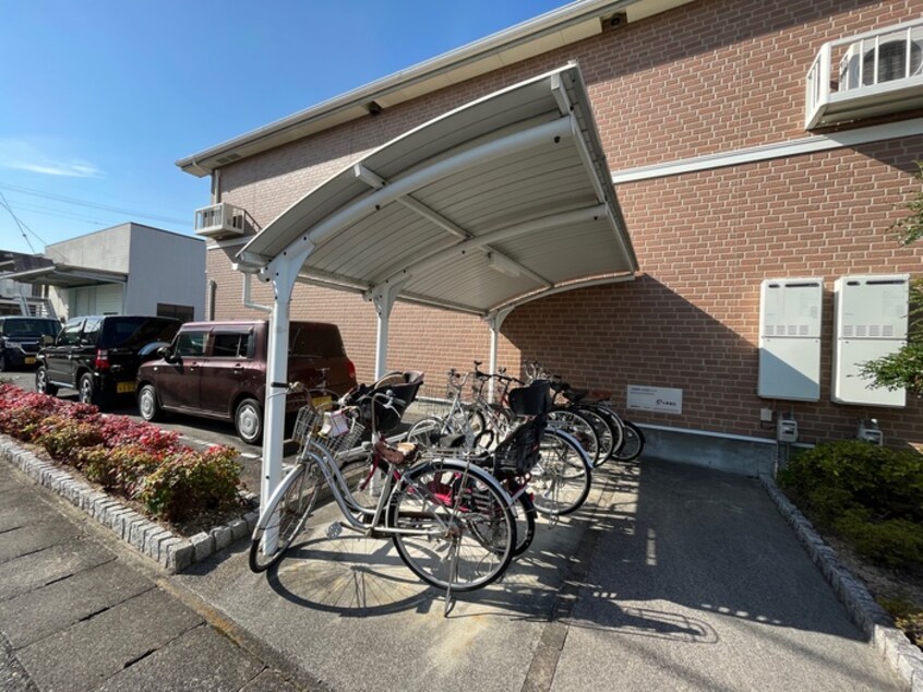 駐輪場 フロラシオン大橋