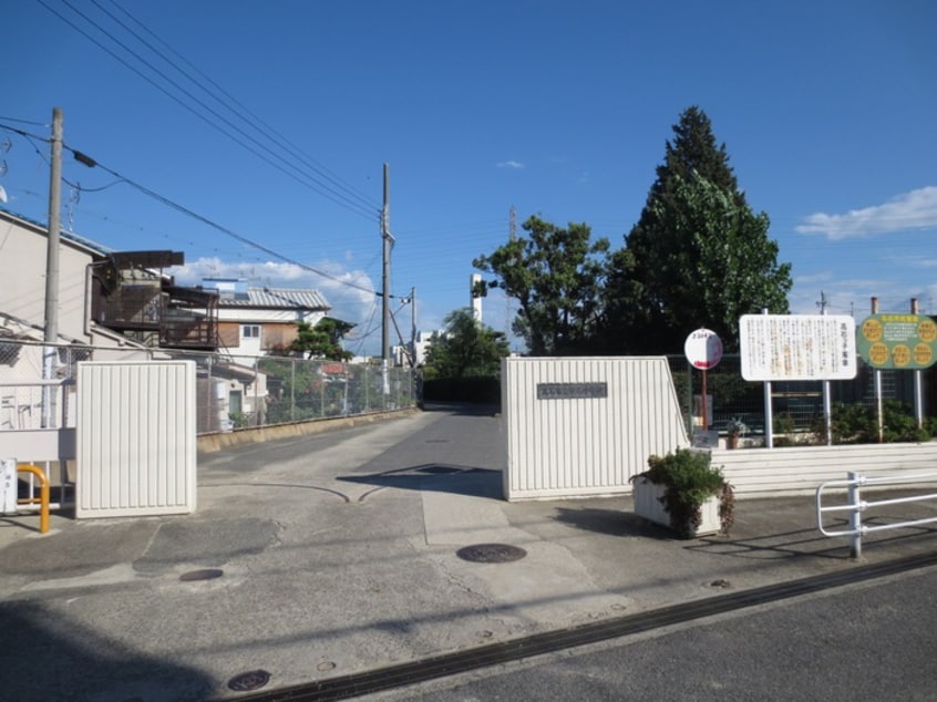 取石中学校(中学校/中等教育学校)まで300m アストリア