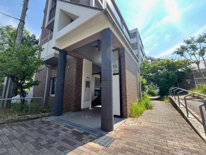 エントランス部分 アルビス五月ヶ丘１１６号棟