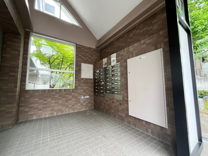 エントランス部分 アルビス五月ヶ丘１１７号棟