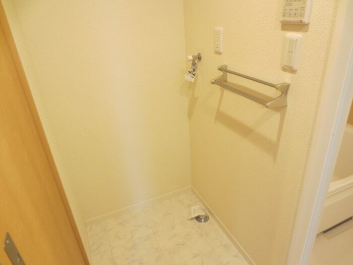 洗濯機置場 シャーメゾン宝塚小林