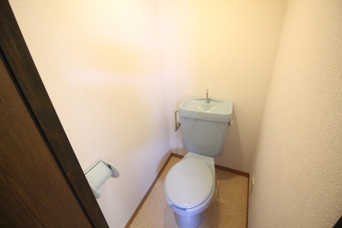 トイレ リアライズ服部