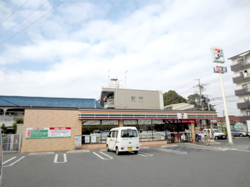セブンイレブン(コンビニ)まで42m 第１フラットリバーハイツ