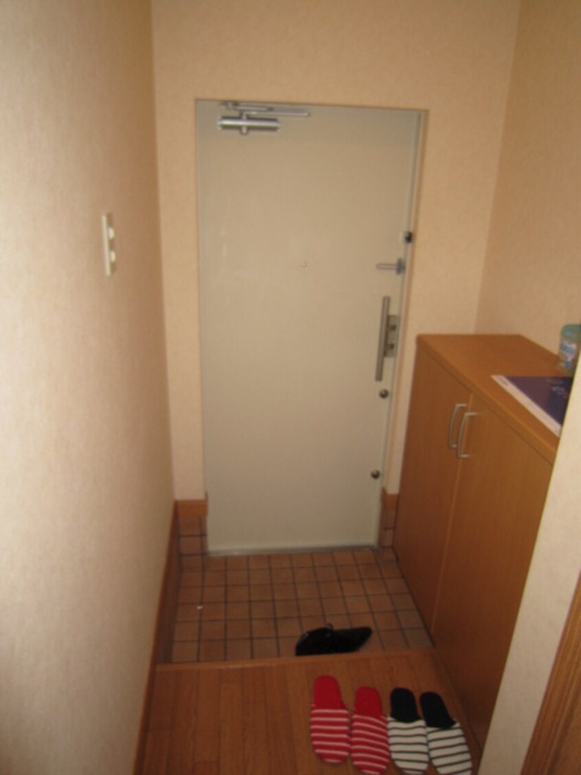 玄関 フレ－ベルハイツ