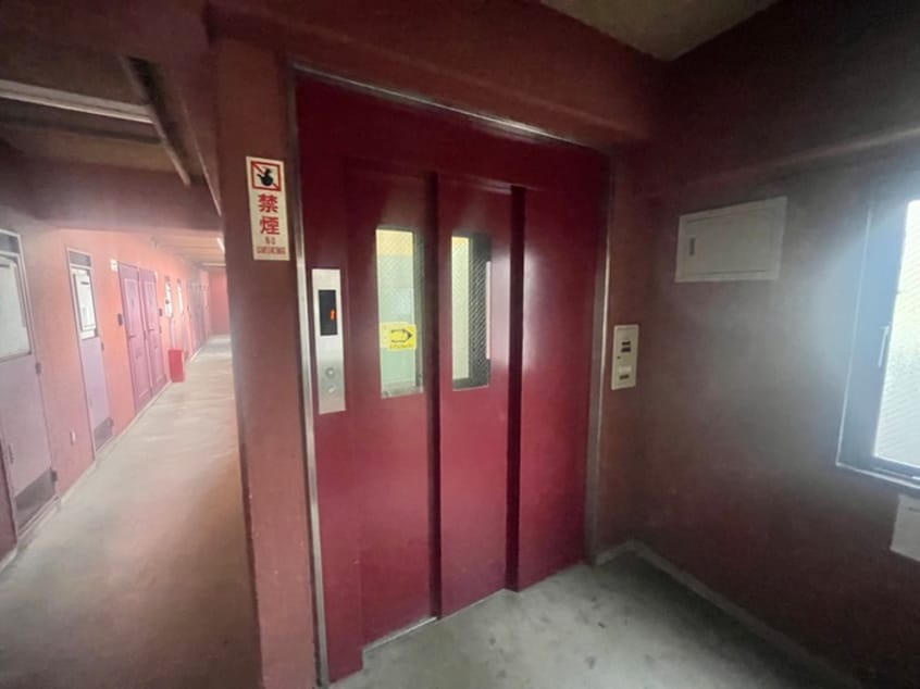 エントランス部分 三弘マンション