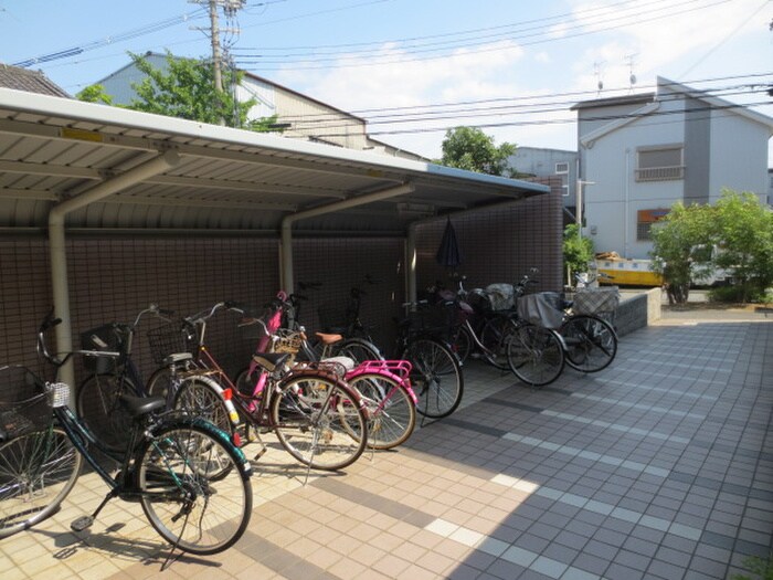 駐輪場 ニューロイヤル光進