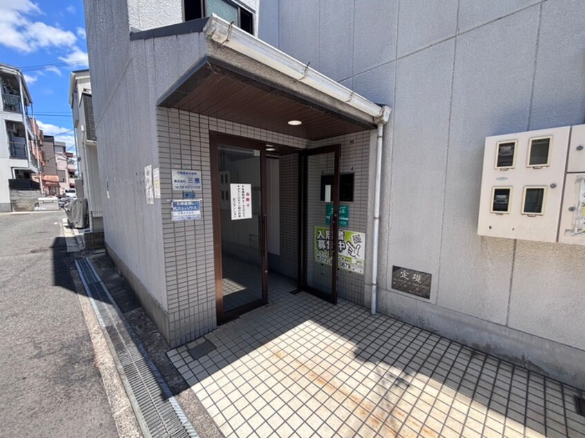 エントランス部分 近江マンション