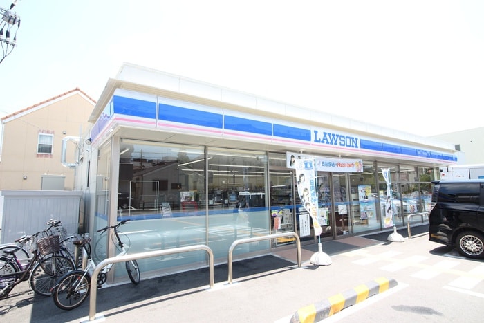 ローソン(コンビニ)まで100m Ｌｕｔａｎ北町