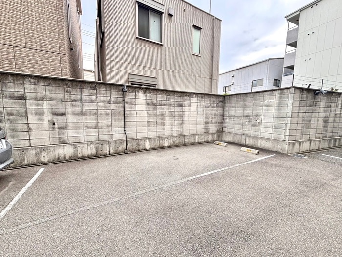 駐車場 エビデンス三津屋