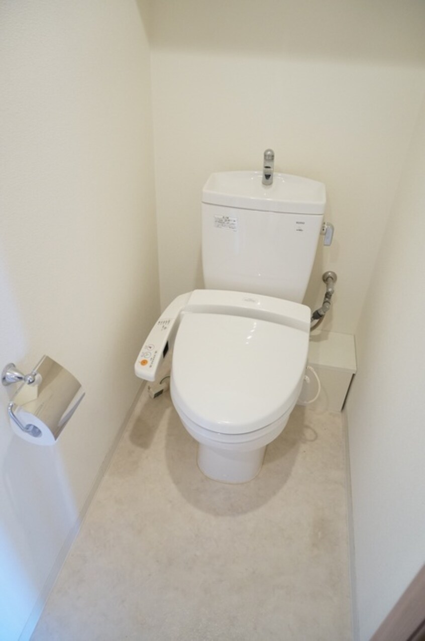 トイレ エスリ－ド淀(301)