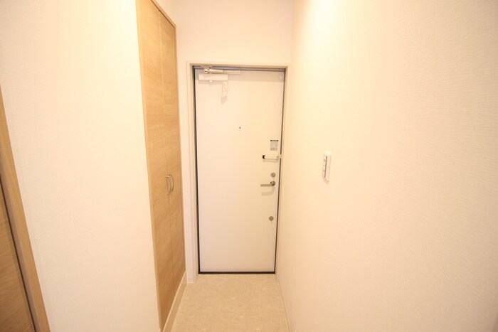 玄関 フィアスコート羽衣