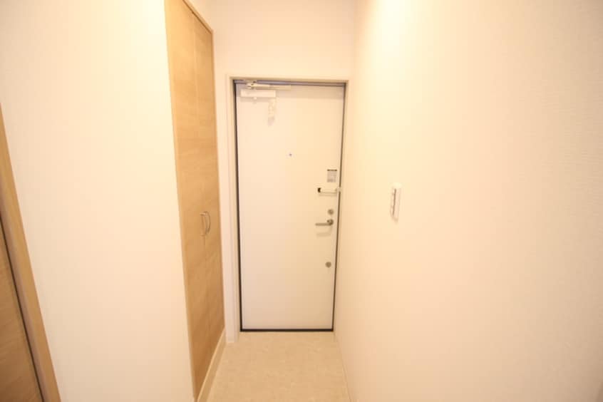 玄関 フィアスコート羽衣