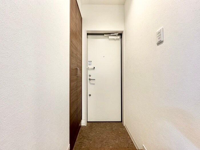 玄関 フィアスコート羽衣