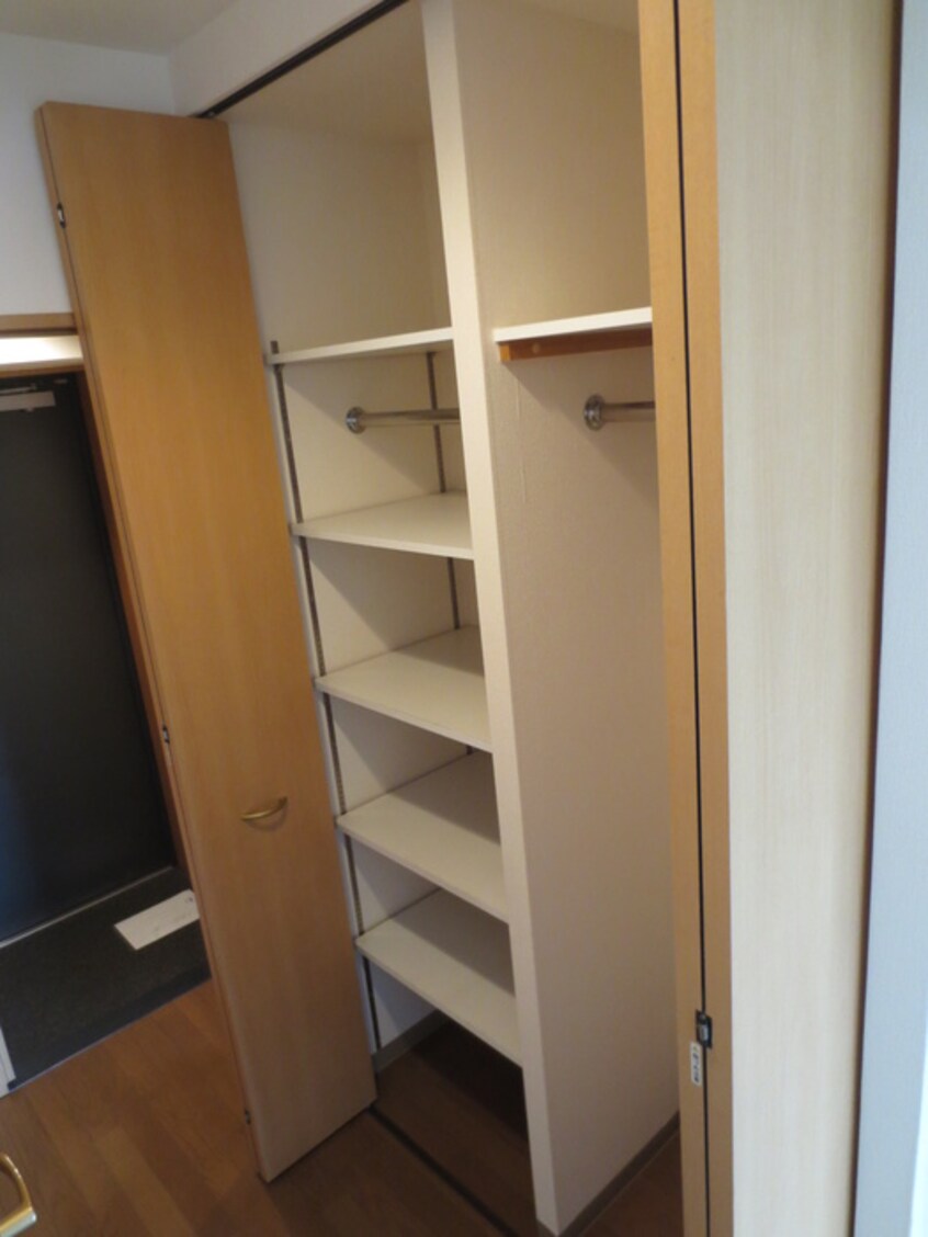 収納 ルナコ－ト塚本