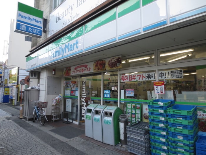 コンビニ(コンビニ)まで300m 御統ハイツ