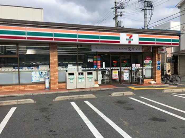 セブンイレブン東大阪御厨南店(コンビニ)まで263m ル　ボヌール　ヤエ