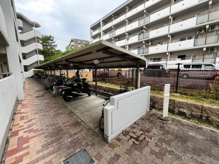 駐輪場 アルビス五月ヶ丘１２４号棟