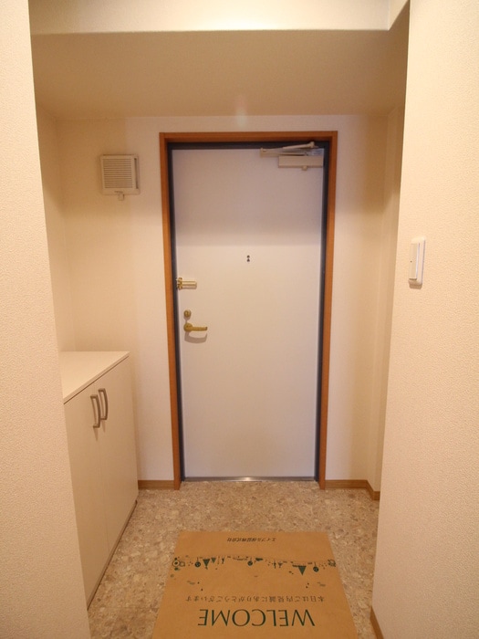 玄関 ルミエール八尾駅前