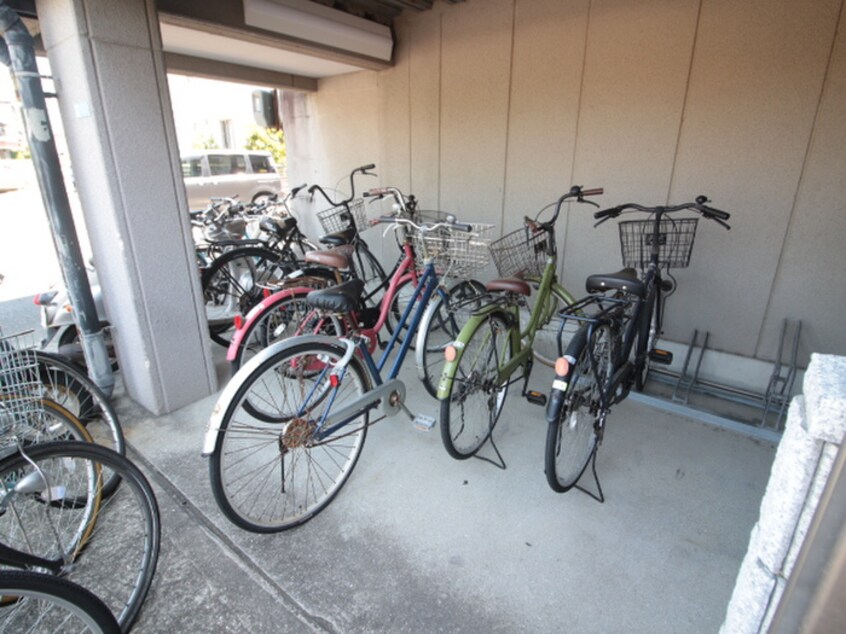 駐輪場 グランベガ学文殿
