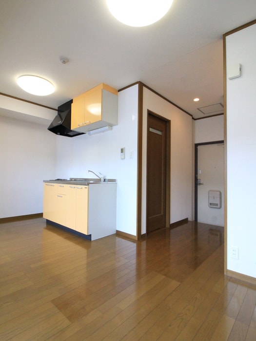 居室 エス・ティ・ビル旭町