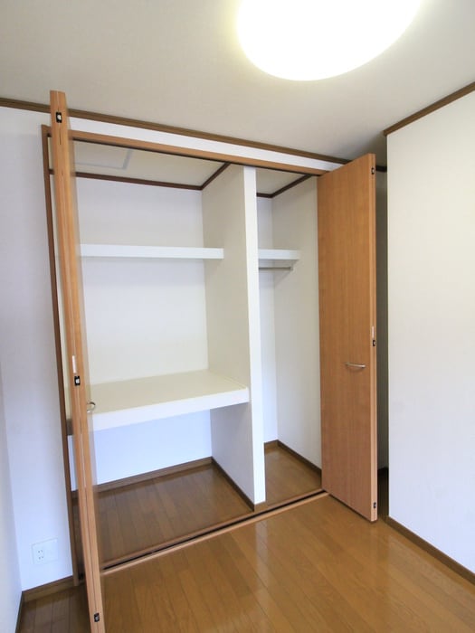 収納 エス・ティ・ビル旭町