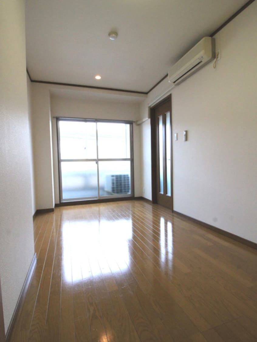 居室 エス・ティ・ビル旭町