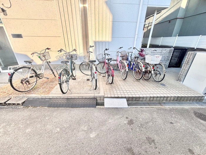 駐輪場 グレ－ス香里園