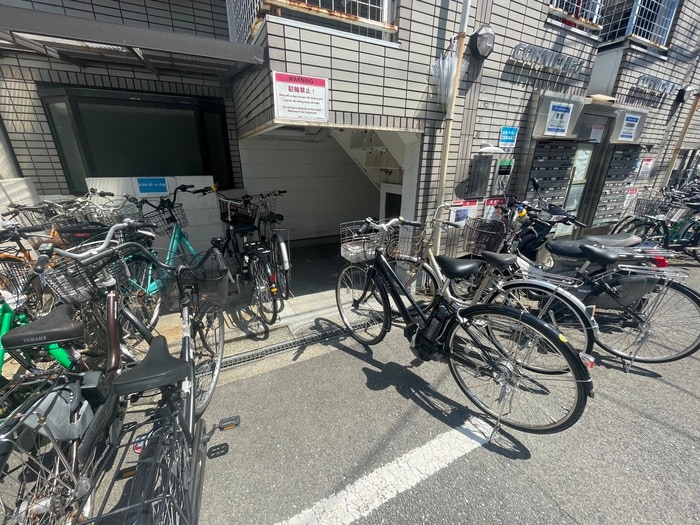 駐輪場 コーニッシュアビコⅠ