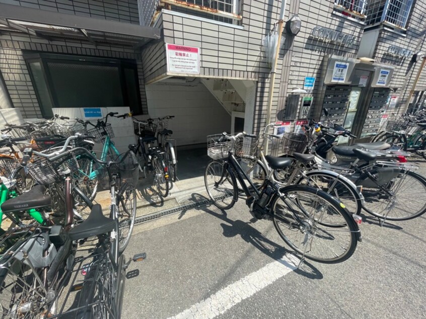 駐輪場 コーニッシュアビコⅠ