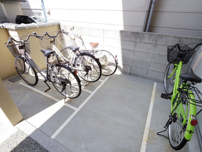 駐輪場 KING CRAFT FUKAKUSA