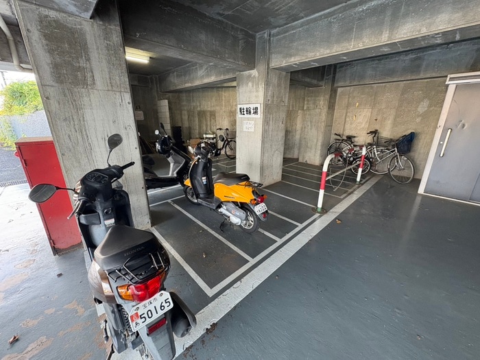駐輪場 ラ・ロッカ