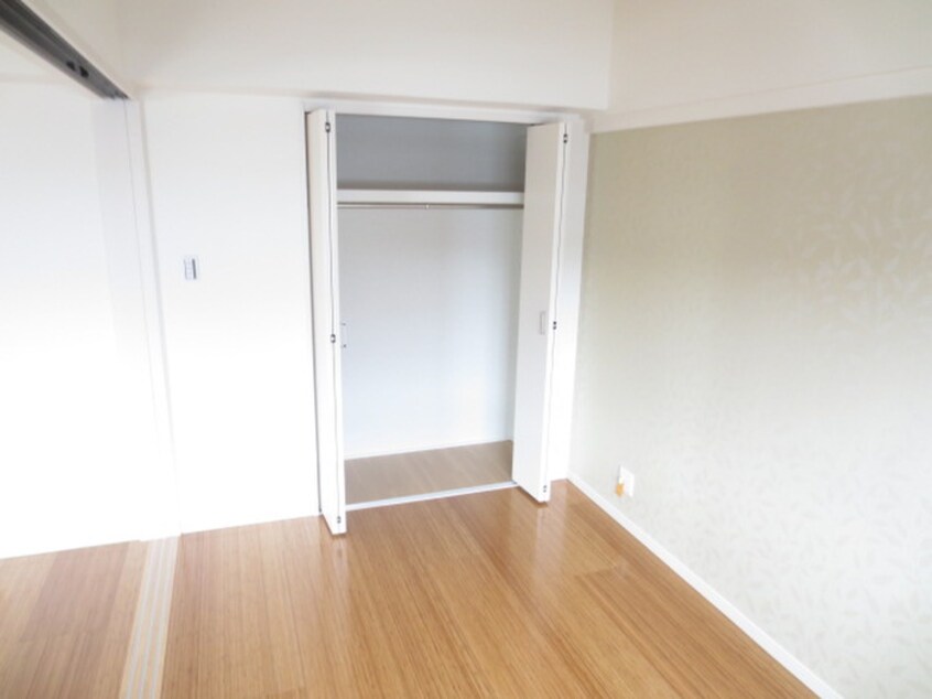 居室 ブライトロ－ド西宮