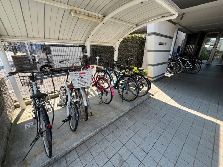 駐輪場 ＢＯＮＨＥＵＲ ＶＩＥ