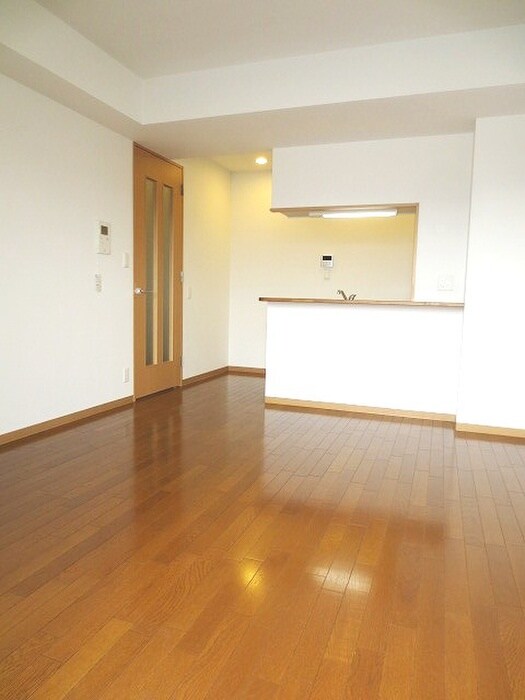 廊下 ラグ－ザ氏本