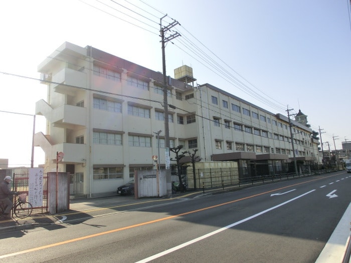 久宝寺中学校(中学校/中等教育学校)まで539m ベルドミール末広六番館