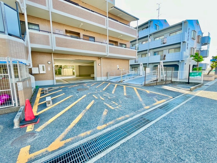 駐車場 サンライズ西田