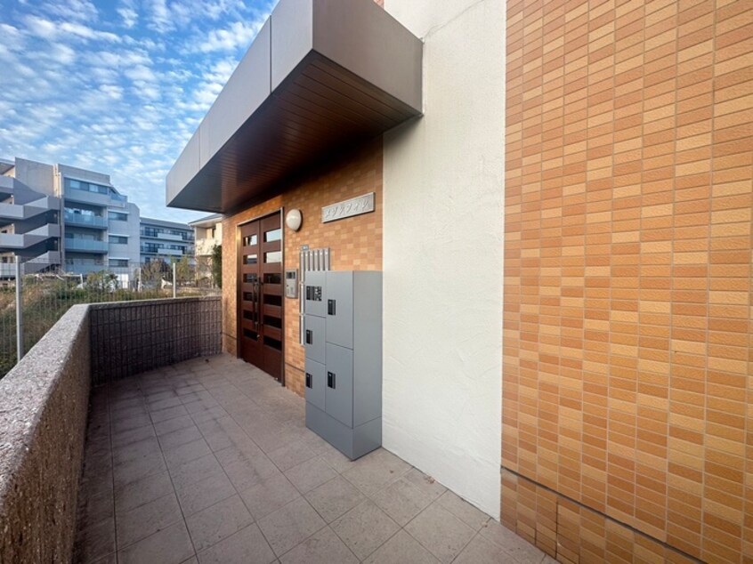 エントランス部分 メゾンフォレ