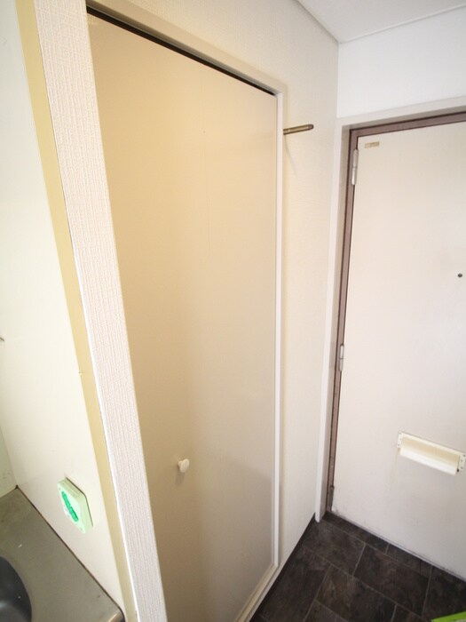 収納 エトワ－ル　オ－ク