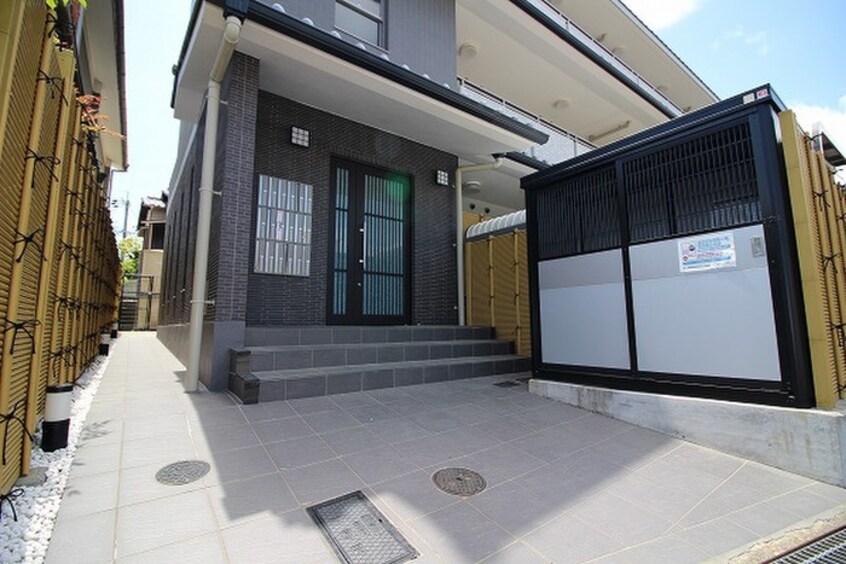 エントランス部分 メゾンデラプラス