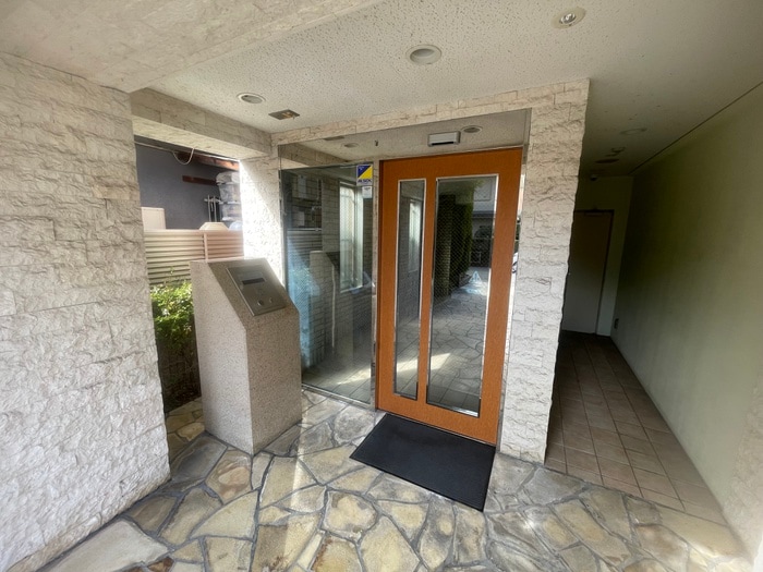 エントランス部分 ヴィラ・ル－チェ