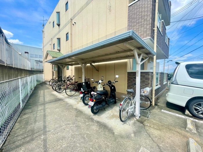 駐輪場 クレセントヴィラ