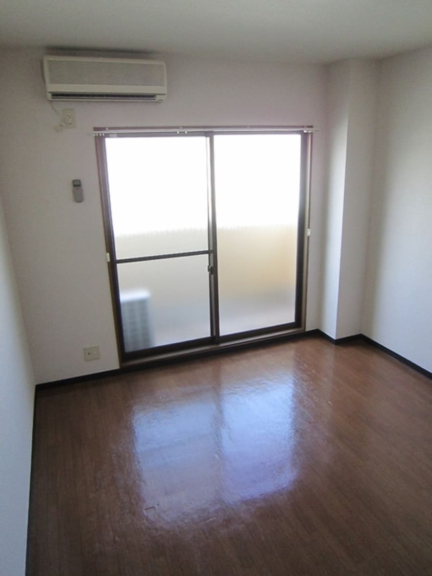 居室 クレセントヴィラ