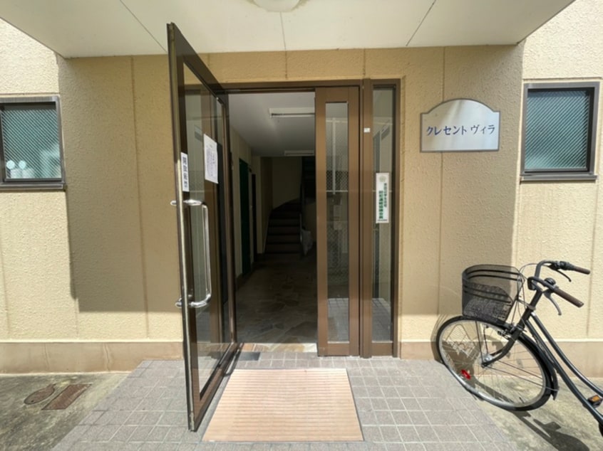 エントランス部分 クレセントヴィラ