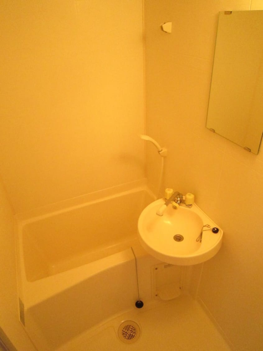 バス／シャワールーム等 クレセントヴィラ